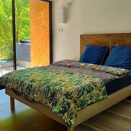 La Batie Champos Piscine Ou Bed & Breakfast Saint-Donat-sur-l'Herbasse